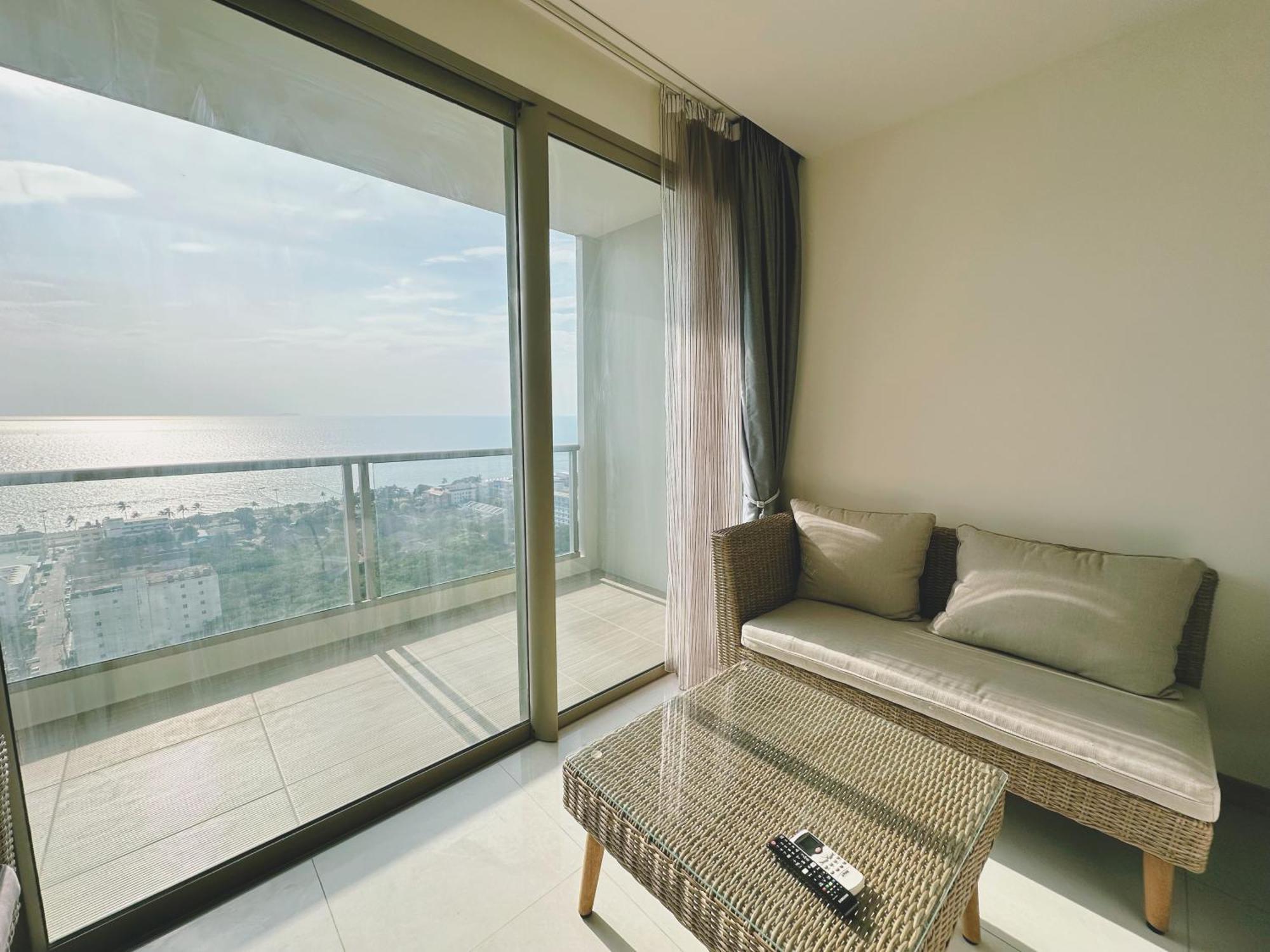 Appartement Riviera Jomtien By Daisy Pattaya 2 Extérieur photo